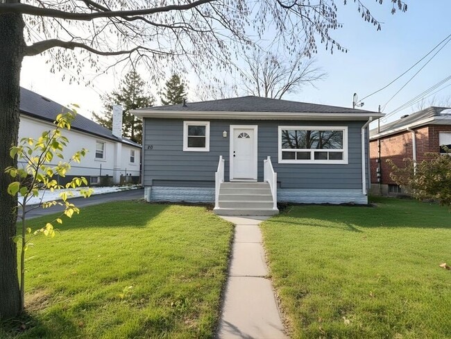 Building Photo - 20 W 4th St Unit upper