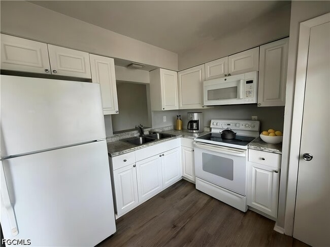 1920 W Lakeview Blvd Unit 4