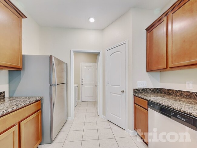 Photo - 536 Red Dusk Paint Dr