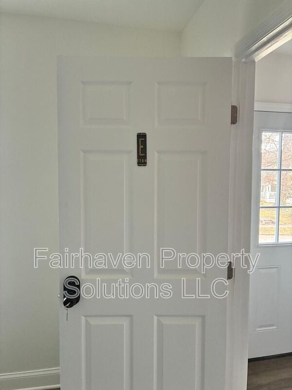 Photo - 2827 E 5th Ave