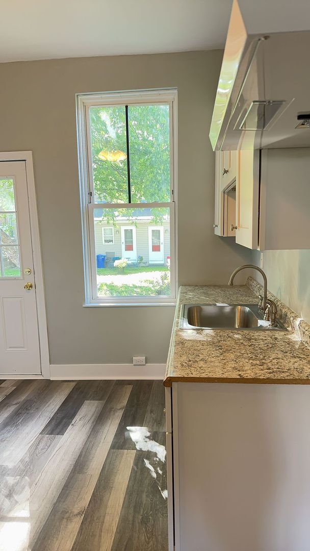 Photo - 218 Joliet Way