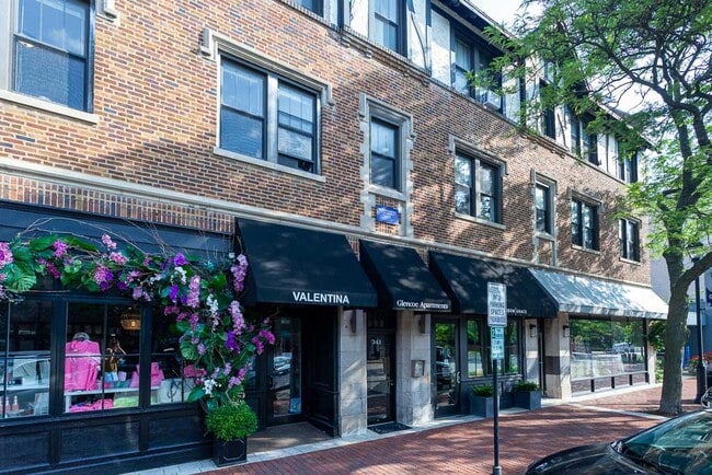 Building Photo - 340 Park Ave Unit J00P