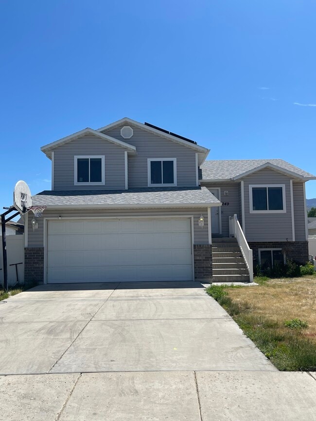 Photo - 249 Sunstone Cir House