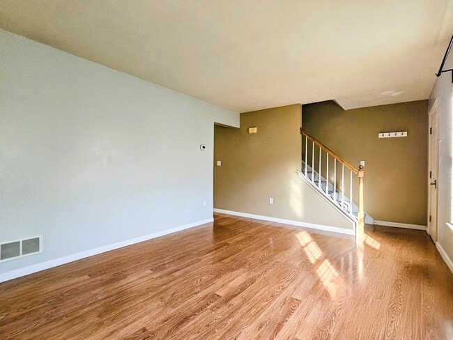 Photo - 688 Rockwood Dr