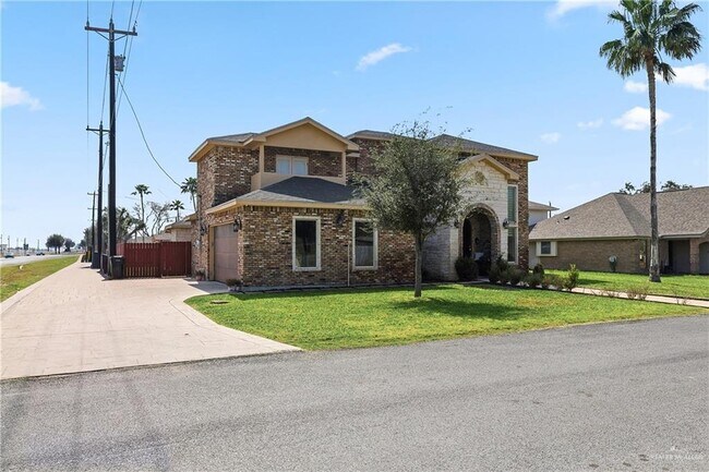 33 Country St