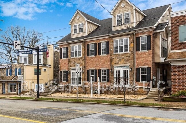 Building Photo - 432 E Baltimore Ave Unit Apt D (upper right side)