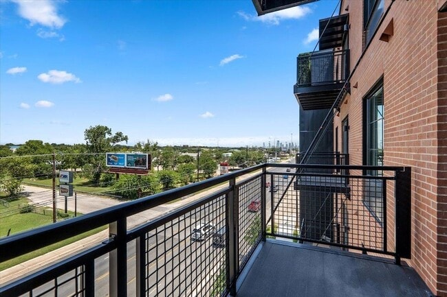 Building Photo - 4315 S Congress Ave Unit 423
