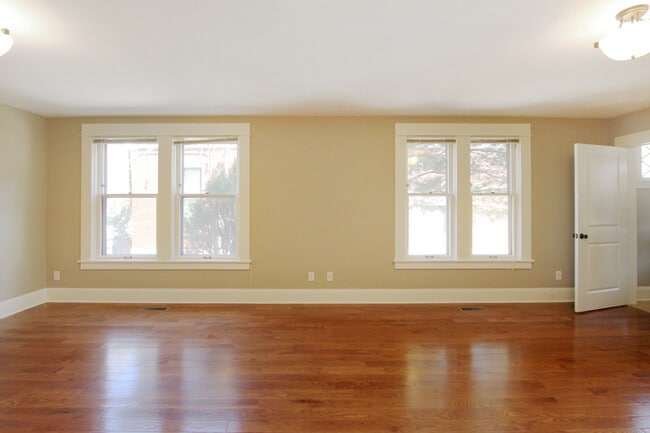 Photo - 845 -847 Cherry St SE