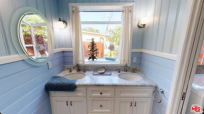 Photo - 24528 Malibu Rd