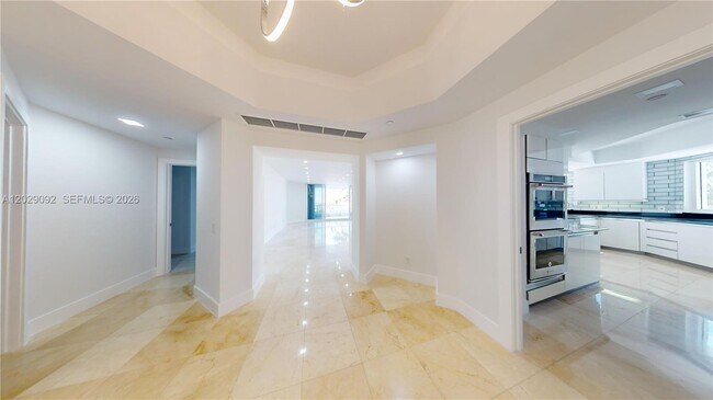 Photo - 21050 NE 38th Ave Unidad 305