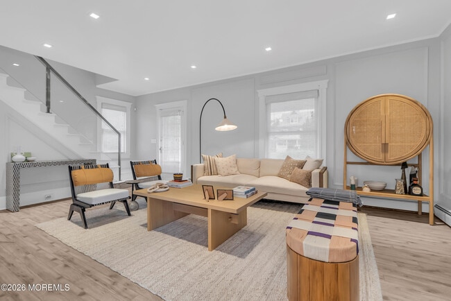 268 Roosevelt Ave