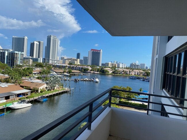 Photo - 2500 Parkview Dr Unidad 7th floor