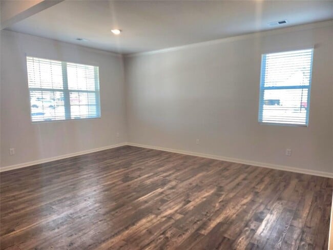 Photo - 710 Brookfield Dr