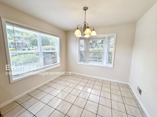 Photo - 1382 Ironwood St