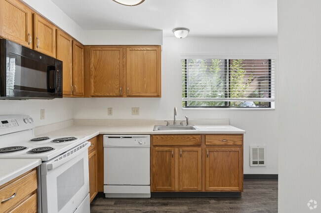 3BR, 1BA - 1,260SF - Kitchen