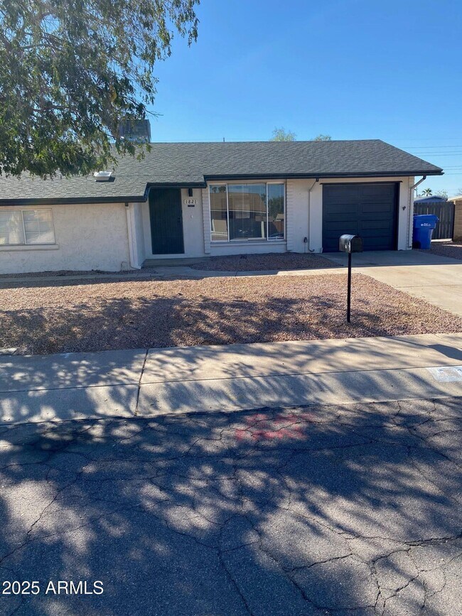 Photo - 1821 W Libby St