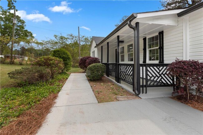 Photo - 2014 Fence Rd NE