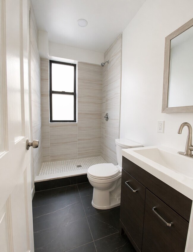 Photo - 323 E 50th St Unit 3B