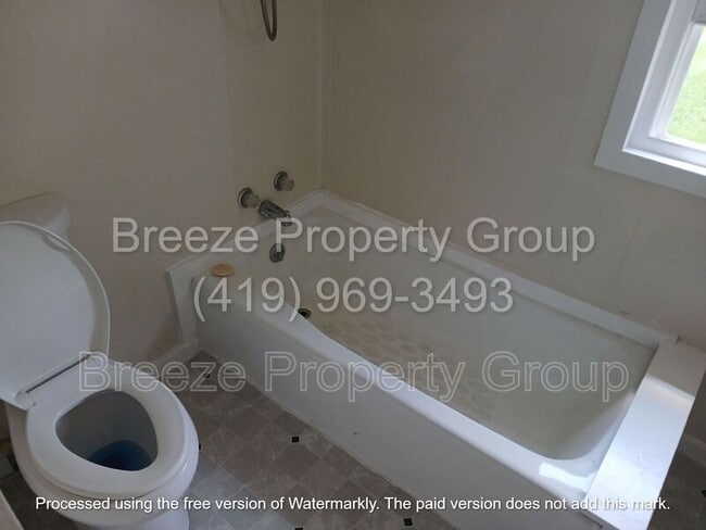 Photo - 621 N Metcalf St