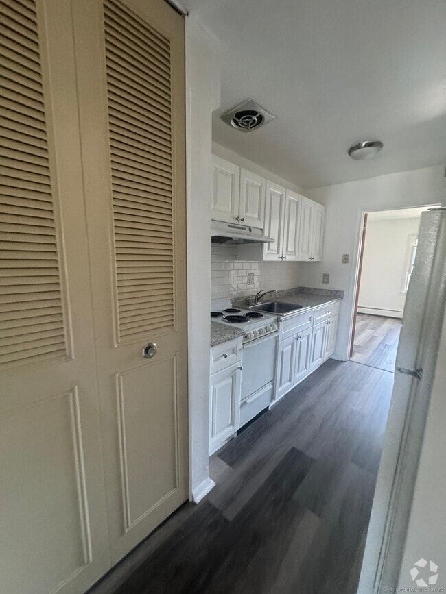 Building Photo - 169 Birdseye St Unit C6 Rental
