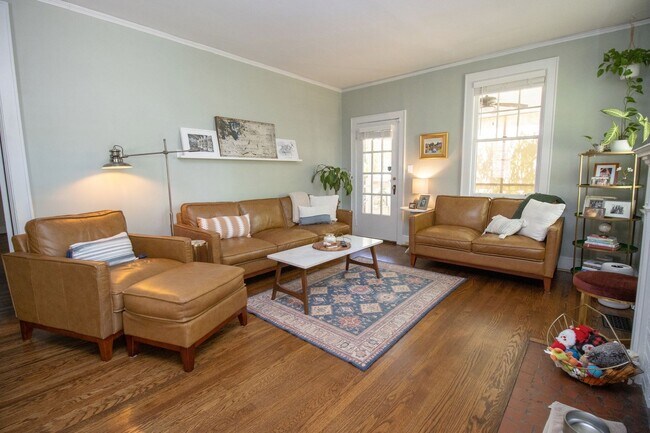 Photo - Charming updated 3 bed/2 bath brick bungal...