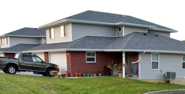 Building Photo - emi1075 Unit 1075