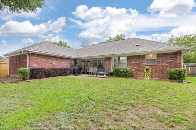 Photo - 1132 Kensington Ct