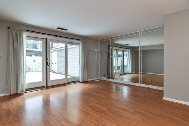 Photo - 1907 Windsor Dr