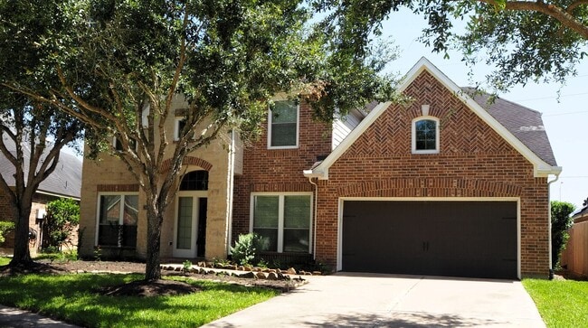 28607 Green Hedge Dr