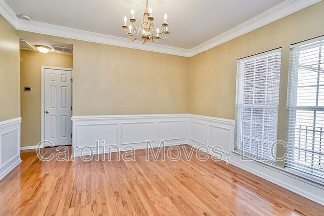 Photo - 380 Amberleaf Way