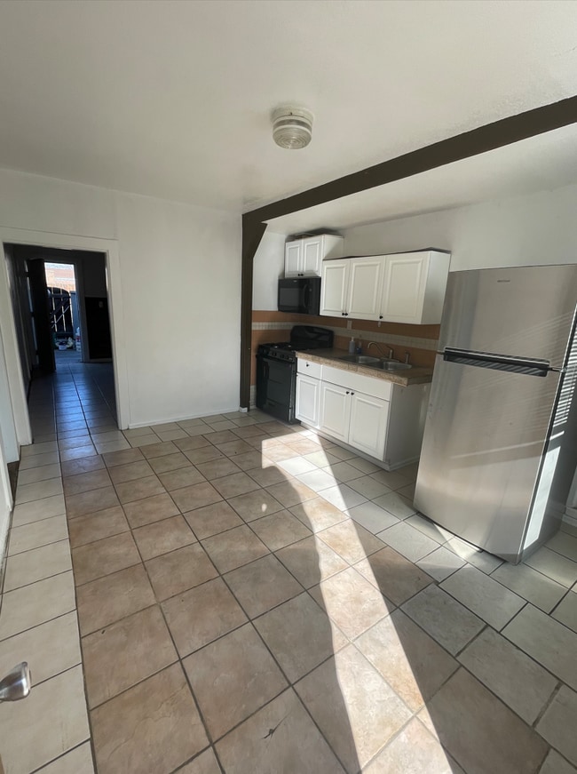 Photo - 124 E Evans Ave