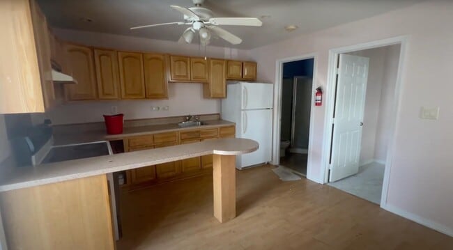 Building Photo - 213 Franklin St Rental