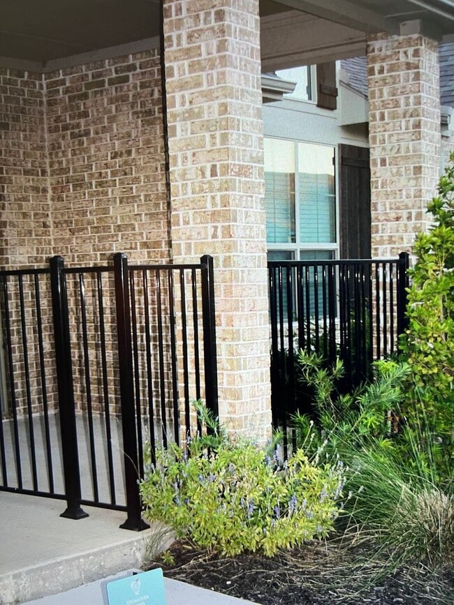 7220 Merlot Pl