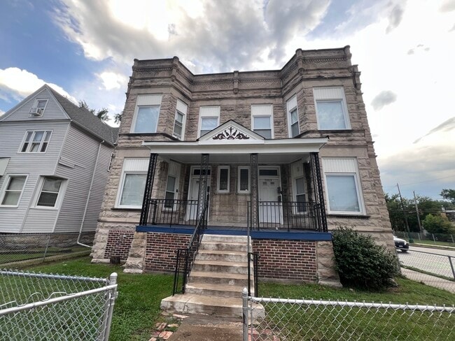 Building Photo - 7059 S Normal Blvd Unit 1S