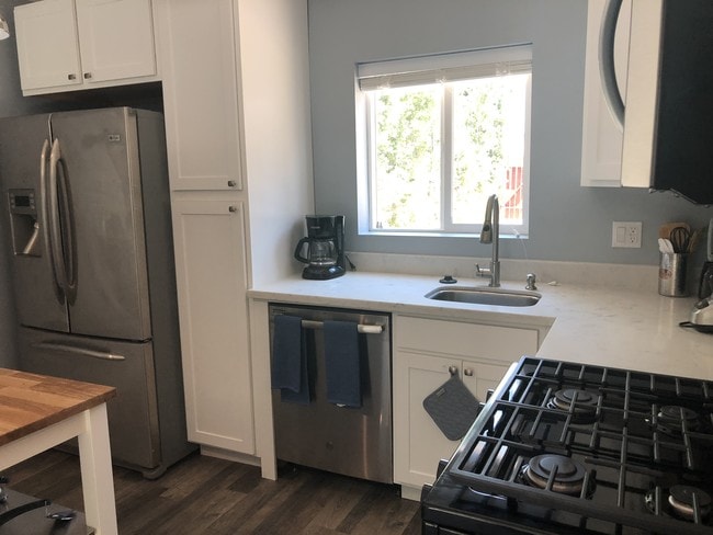 Photo - 6331 Longridge Ave