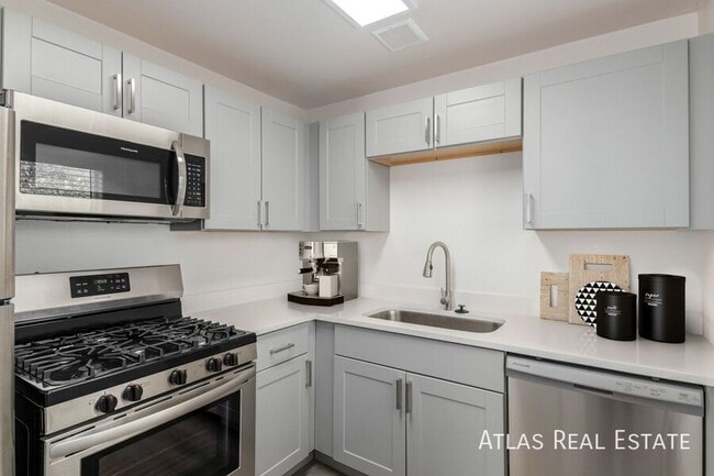 Building Photo - 4310 N 14th St Unit 6