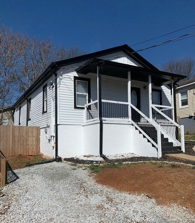 Photo - 212 Spartanburg St