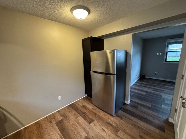 1004 Main St