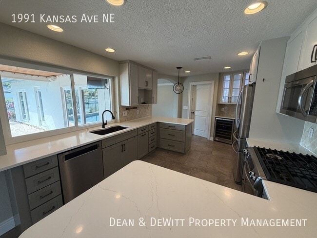 Photo - 1991 Kansas Ave NE