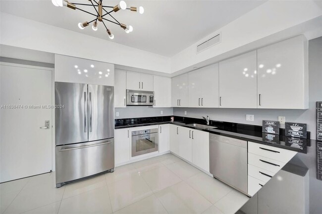 Photo - 92 SW 3rd St