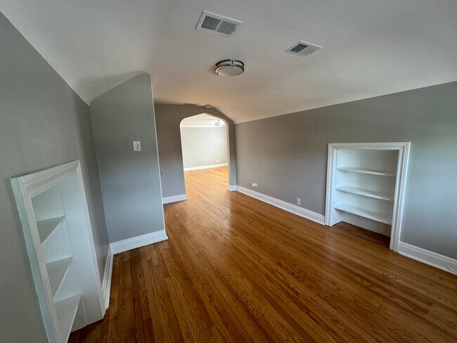 5648 W Warwick Ave Unit #2
