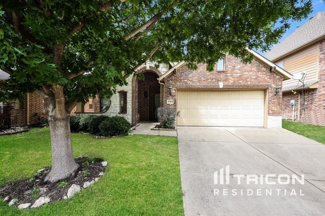 Photo - 9304 Harrell Dr House