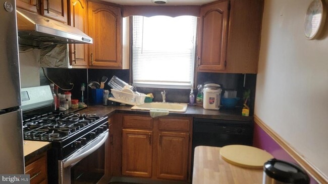 Photo - 6024 Reach St