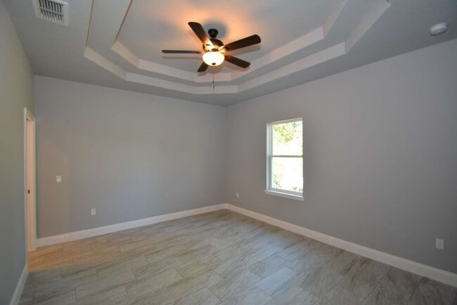 Photo - 25 Rosepetal Ln