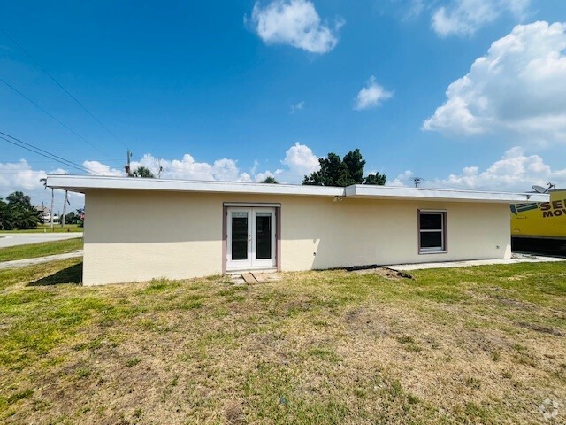 Building Photo - 705 E Virginia Ave Rental