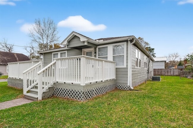 Photo - 521 Alford St