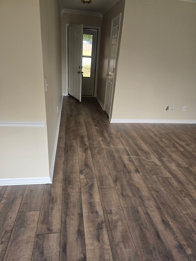 Photo - 137 Laredo Cir