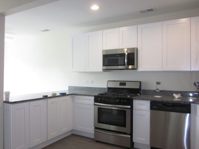 Photo - 2020 N Bissell St Unidad 3