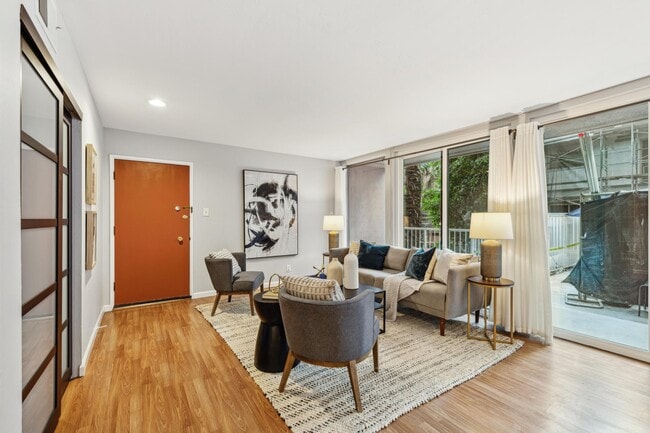 Photo - 1425 Lakeside Dr