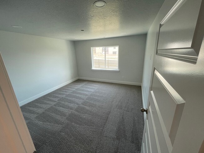 Photo - 946 N Olson Dr Unidad B